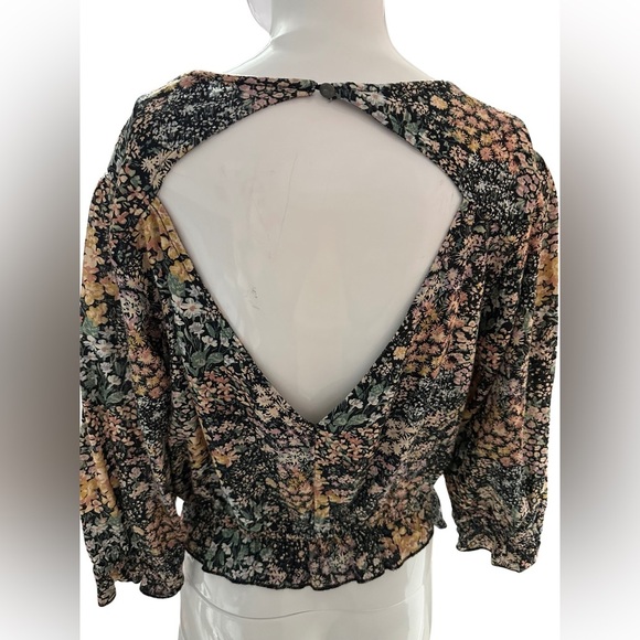 American Abbey Floral Crop Top Sz medium - Picture 2 of 5